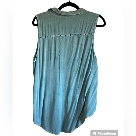 Rock & Republic Light Blue Sleeveless Button Up Size Small - Picture 6 of 7